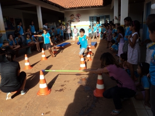 Estudantes participaram de gincanas educativas na escola em Tempo Integral 'Paulo Simões Braga