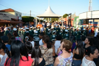 Fanfarra de Brasilândia e Exército de Três Lagoas fizeram a abertura do desfile