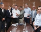 Governo entrega licença para instalação da fábrica da Arauco